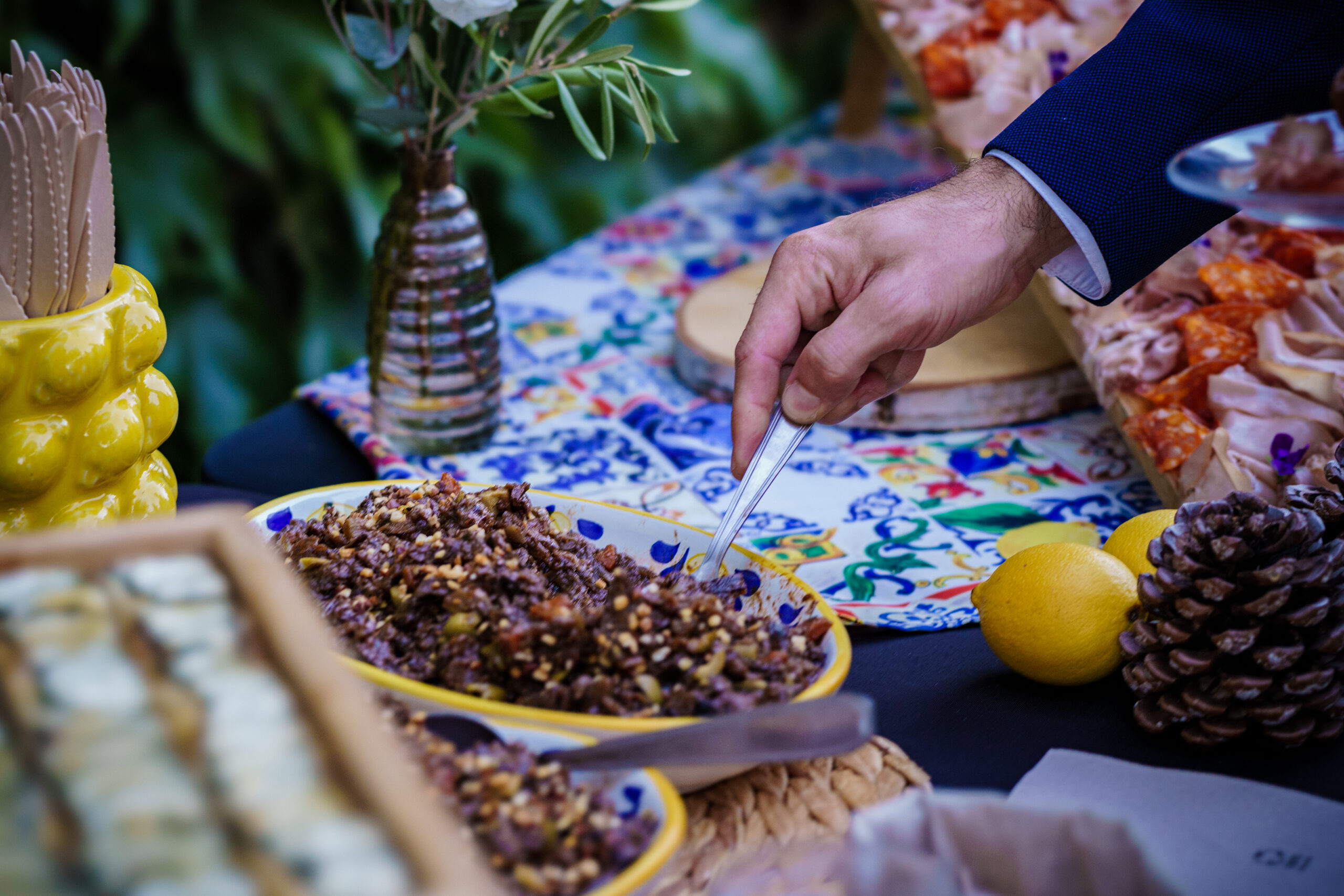 Caponata siciliana sur buffet